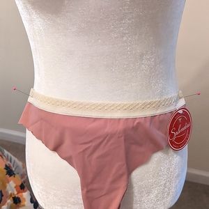 NWT SPLENDIES PANTIES SIZE SMALL THONG MAUVE AND BEIGE SCALLOPED EDGES🩷🩷🩷